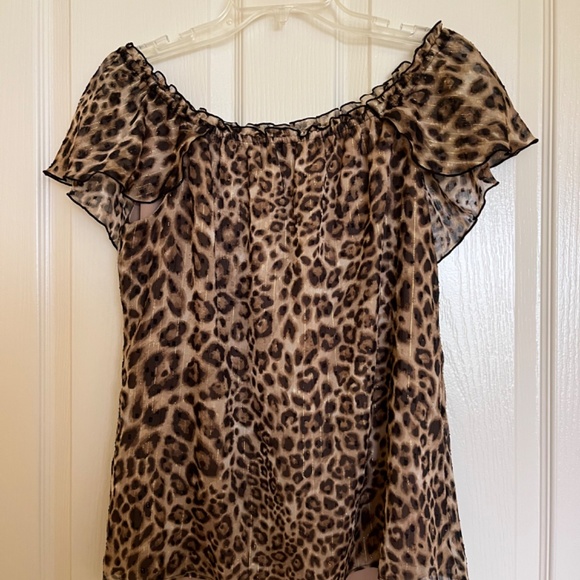 White House Black Market Leopard Off Shoulder Top Medium - Picture 2 of 7
